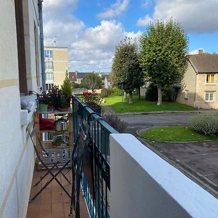 Bel Appartement Spacieux ,Convivial De 3 Chambres Avec Parking Prive Secure Caen Kültér fotó