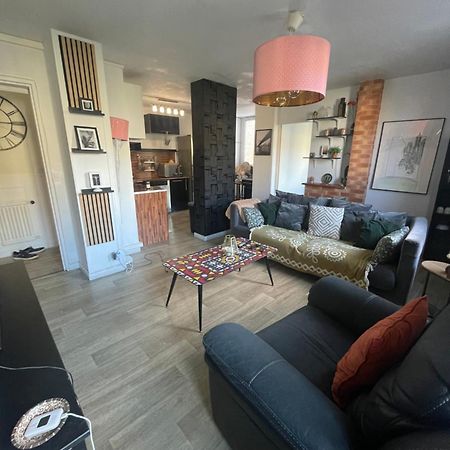 Bel Appartement Spacieux ,Convivial De 3 Chambres Avec Parking Prive Secure Caen Kültér fotó