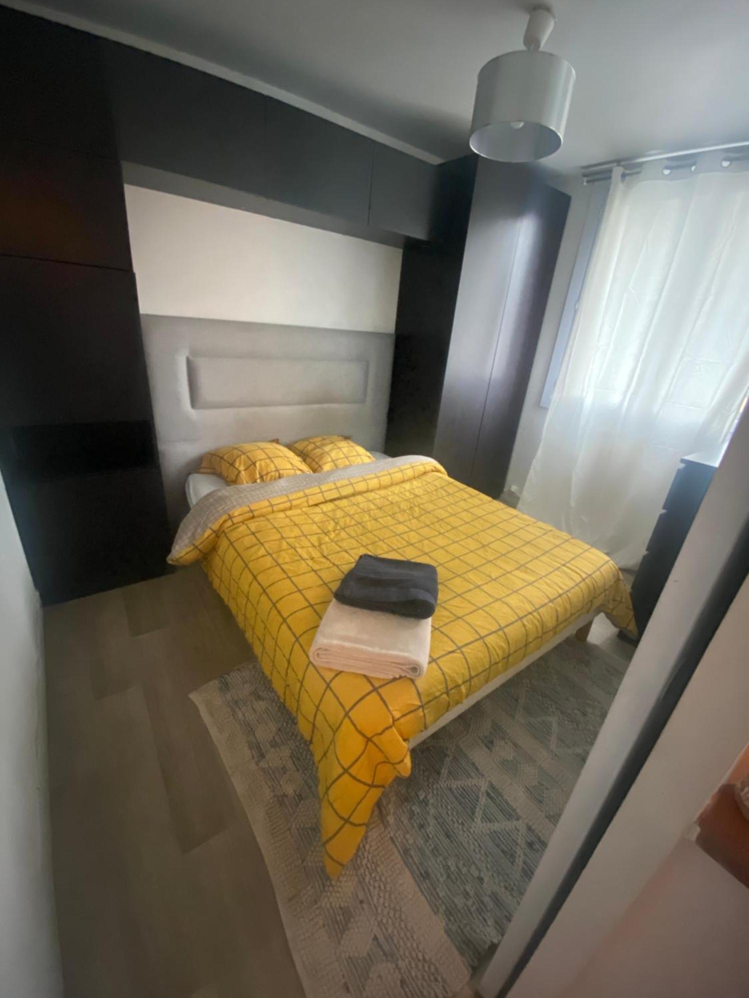 Bel Appartement Spacieux ,Convivial De 3 Chambres Avec Parking Prive Secure Caen Kültér fotó