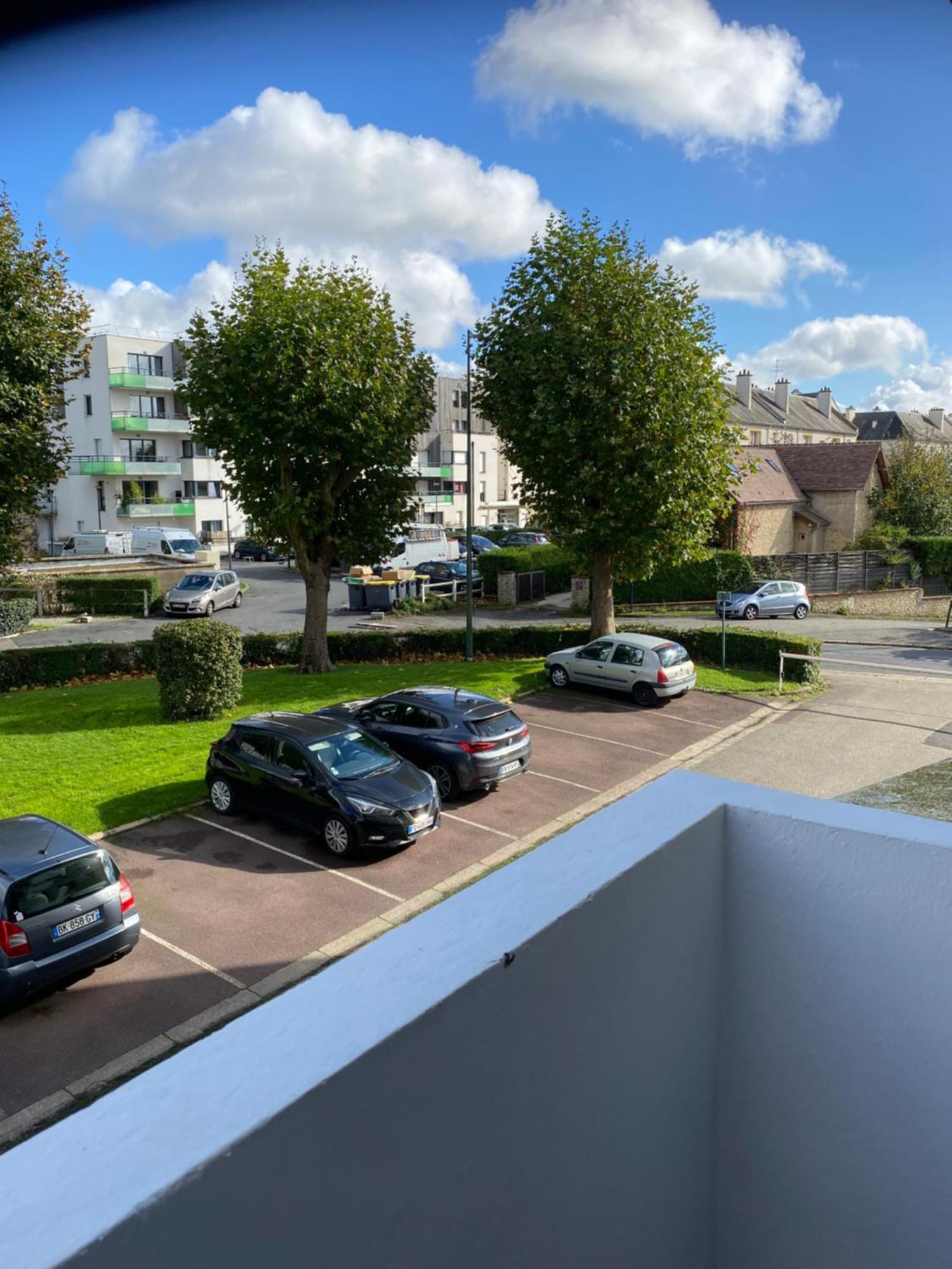 Bel Appartement Spacieux ,Convivial De 3 Chambres Avec Parking Prive Secure Caen Kültér fotó