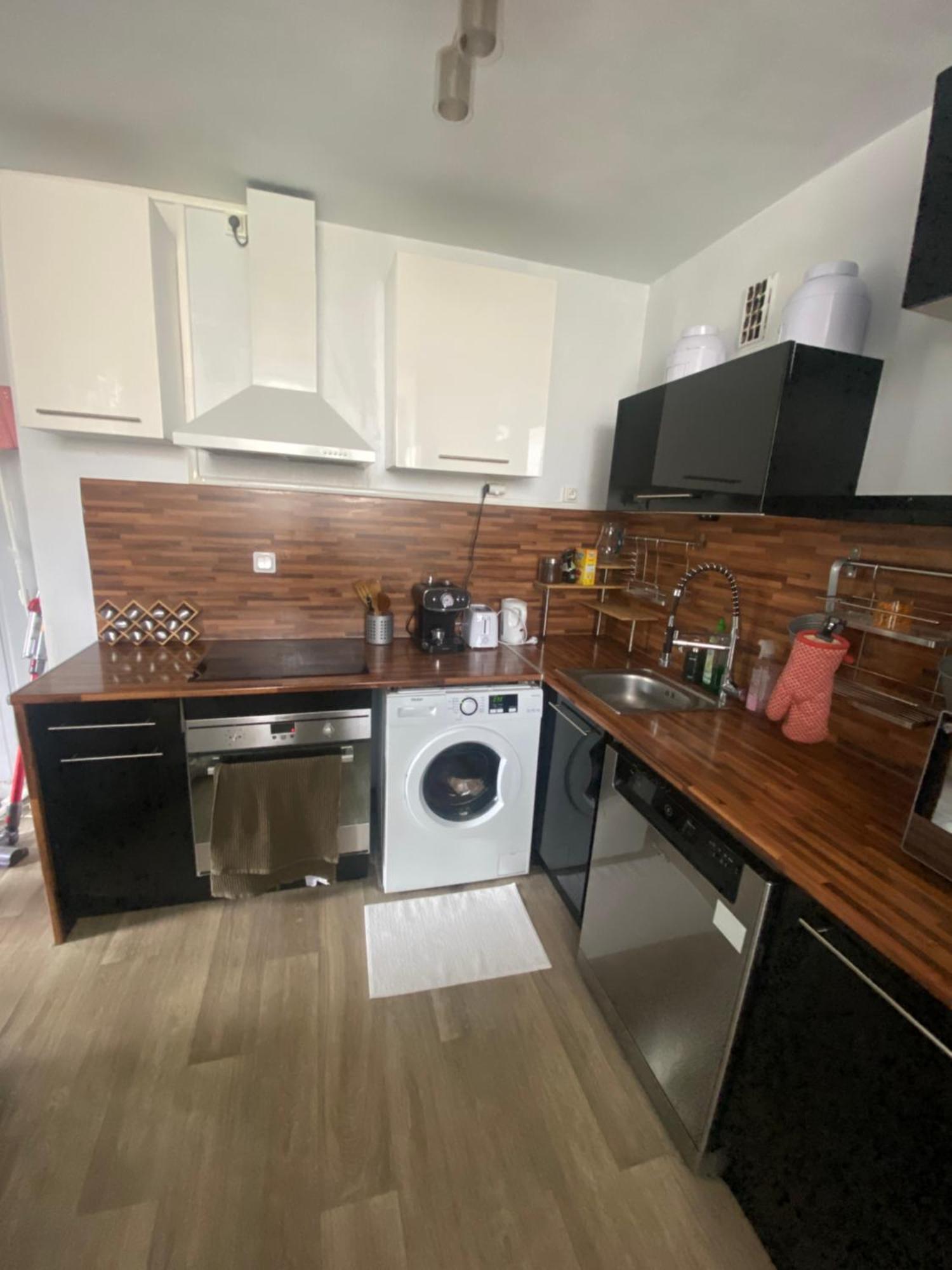 Bel Appartement Spacieux ,Convivial De 3 Chambres Avec Parking Prive Secure Caen Kültér fotó