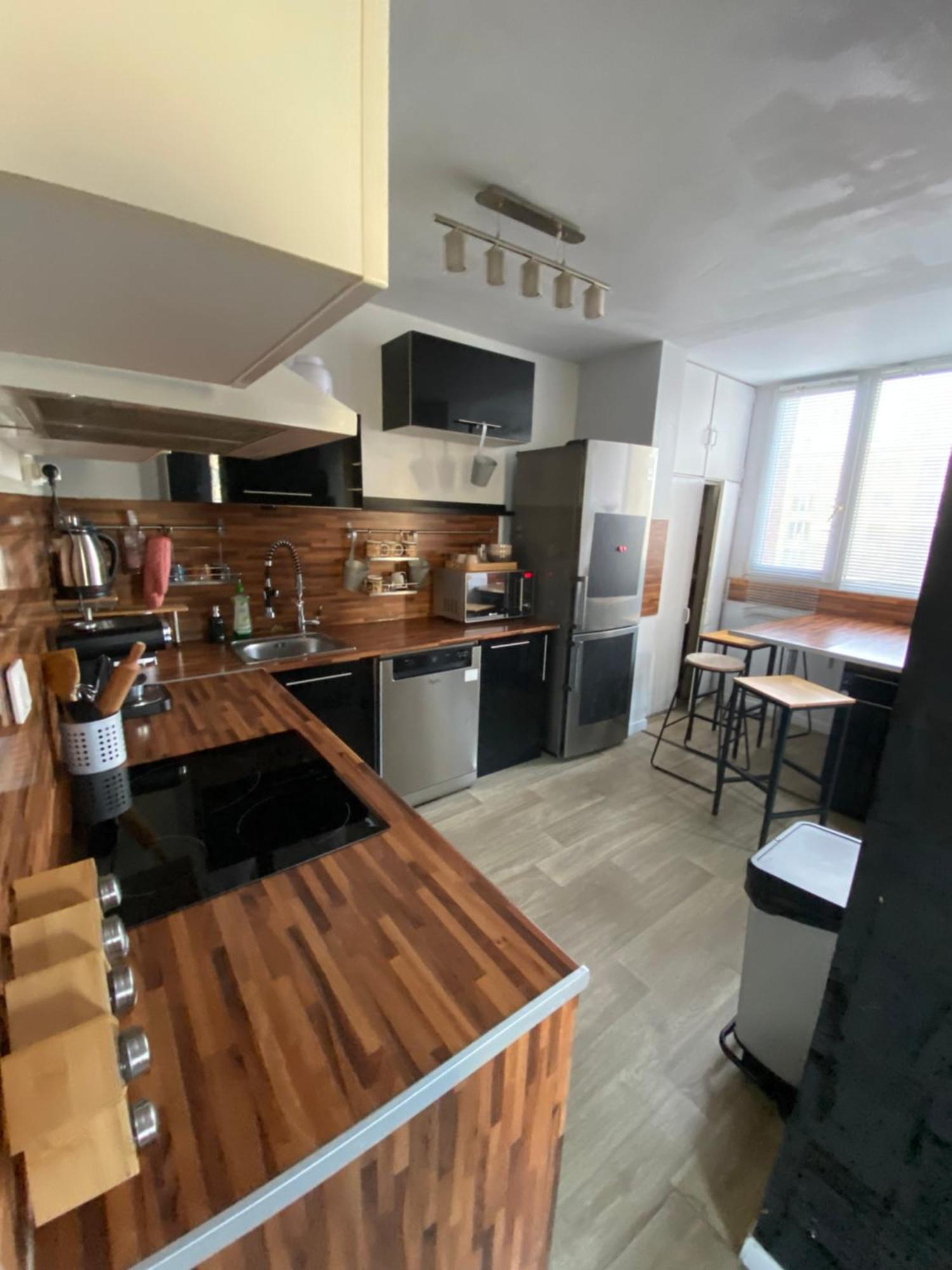 Bel Appartement Spacieux ,Convivial De 3 Chambres Avec Parking Prive Secure Caen Kültér fotó