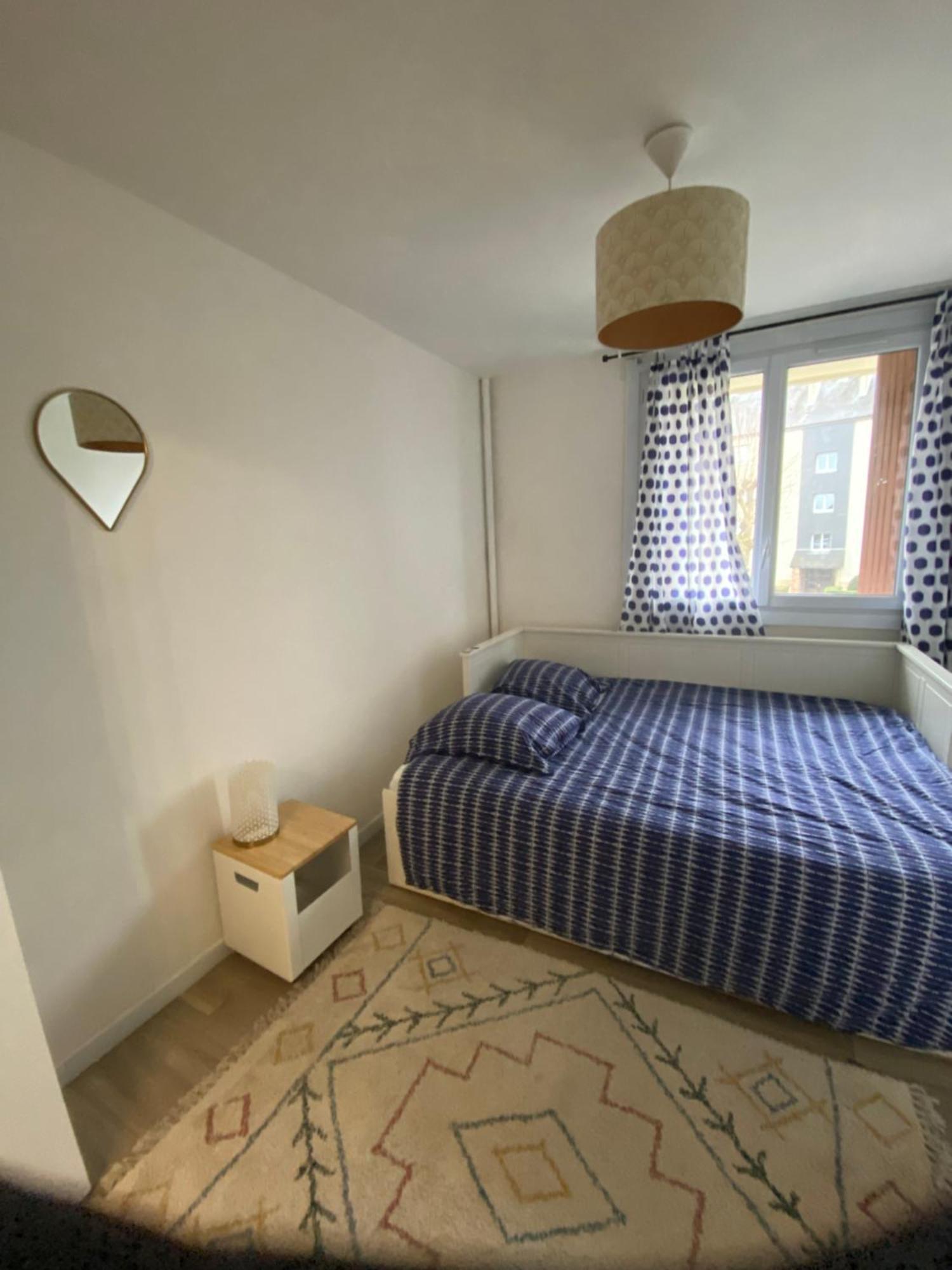 Bel Appartement Spacieux ,Convivial De 3 Chambres Avec Parking Prive Secure Caen Kültér fotó