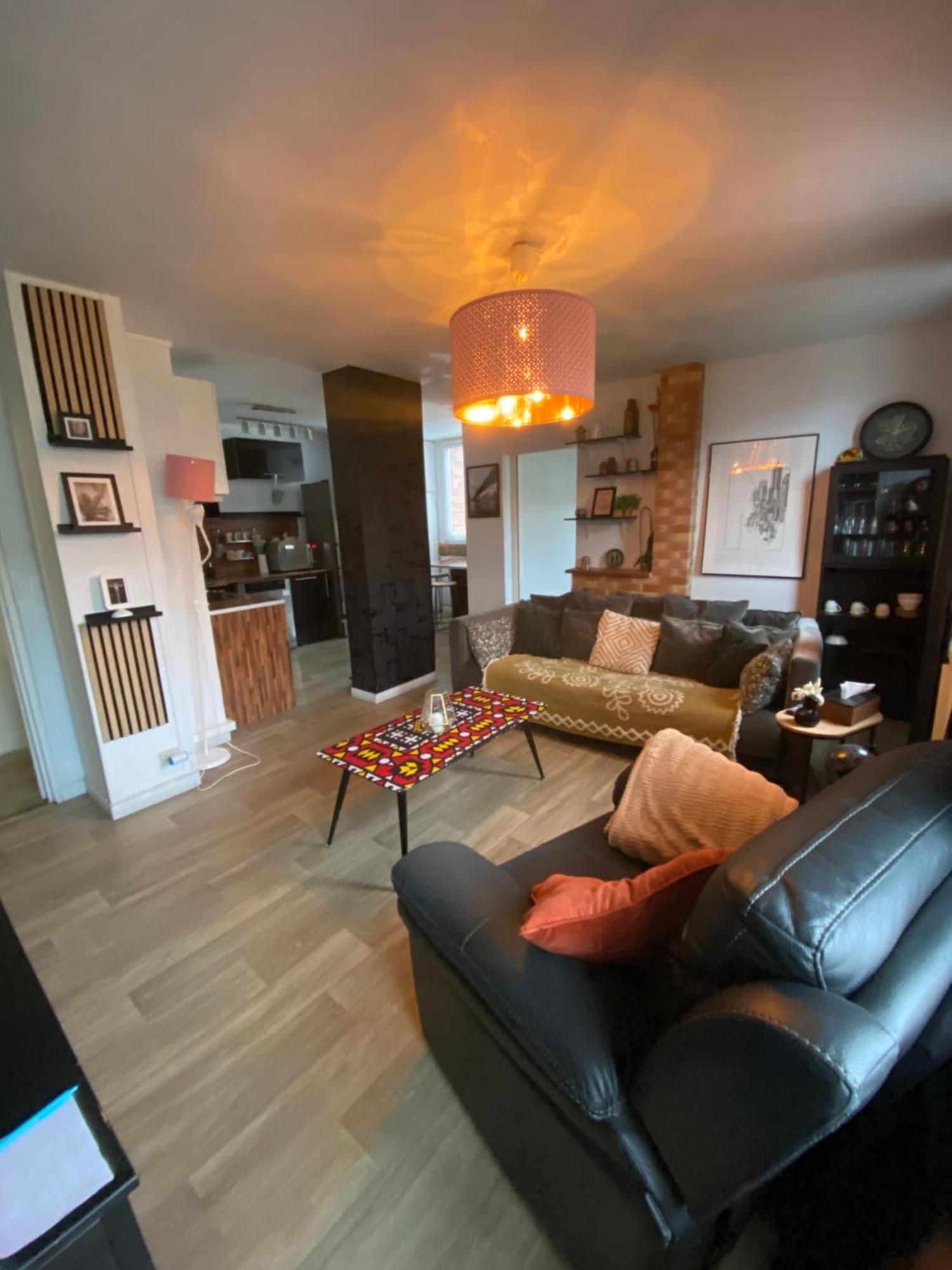 Bel Appartement Spacieux ,Convivial De 3 Chambres Avec Parking Prive Secure Caen Kültér fotó