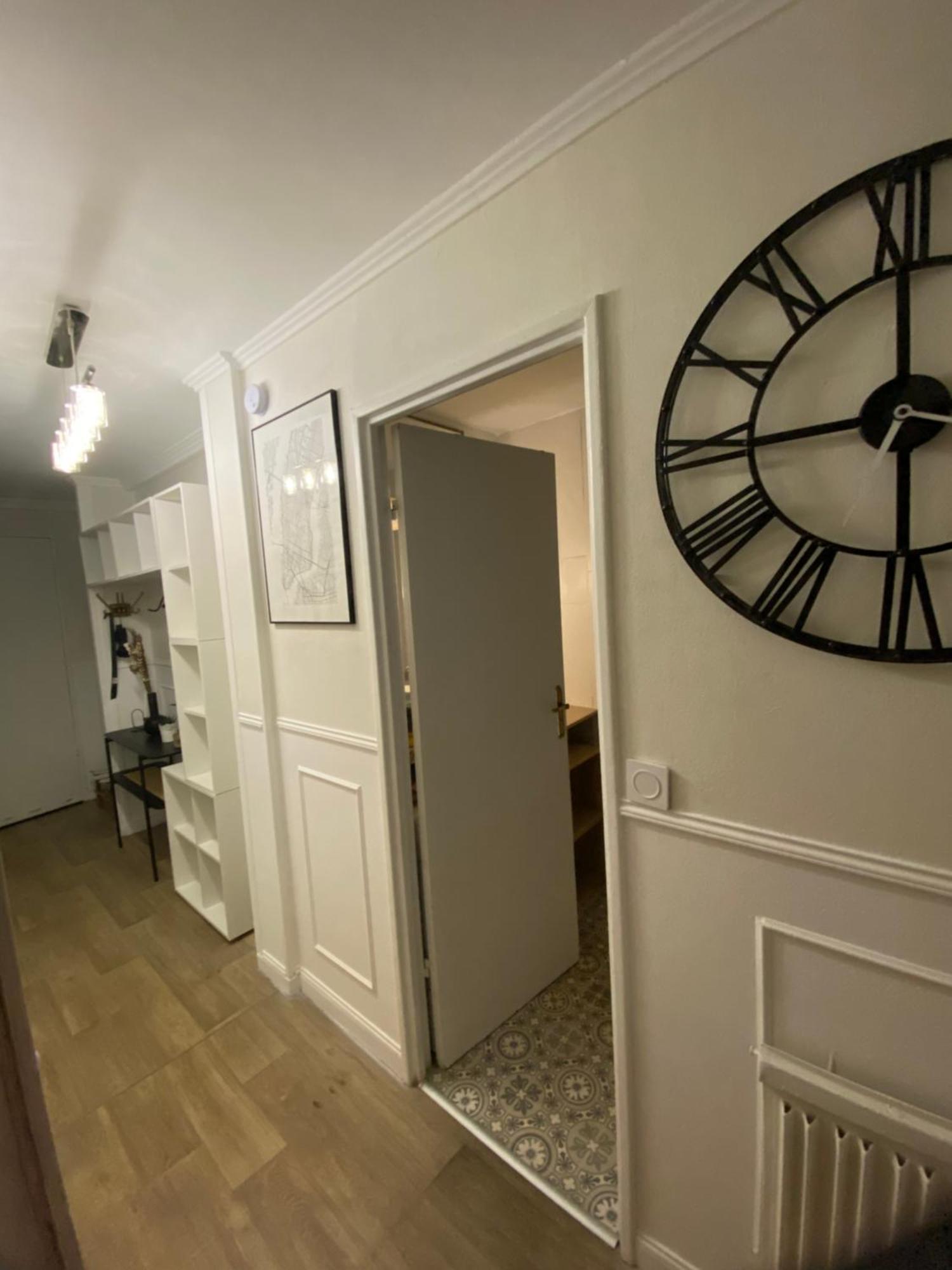 Bel Appartement Spacieux ,Convivial De 3 Chambres Avec Parking Prive Secure Caen Kültér fotó